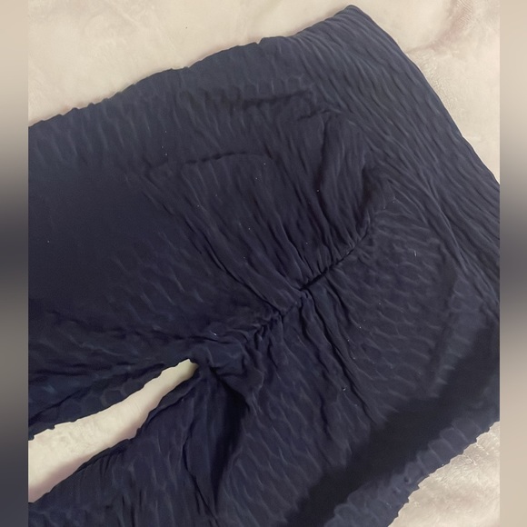 viral tiktok leggings that make your 🍑 look lifted - Picture 2 of 2